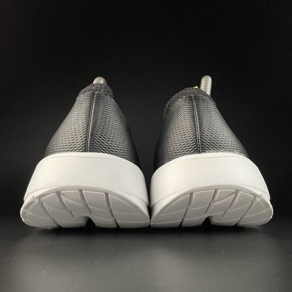Athletic_Shoes